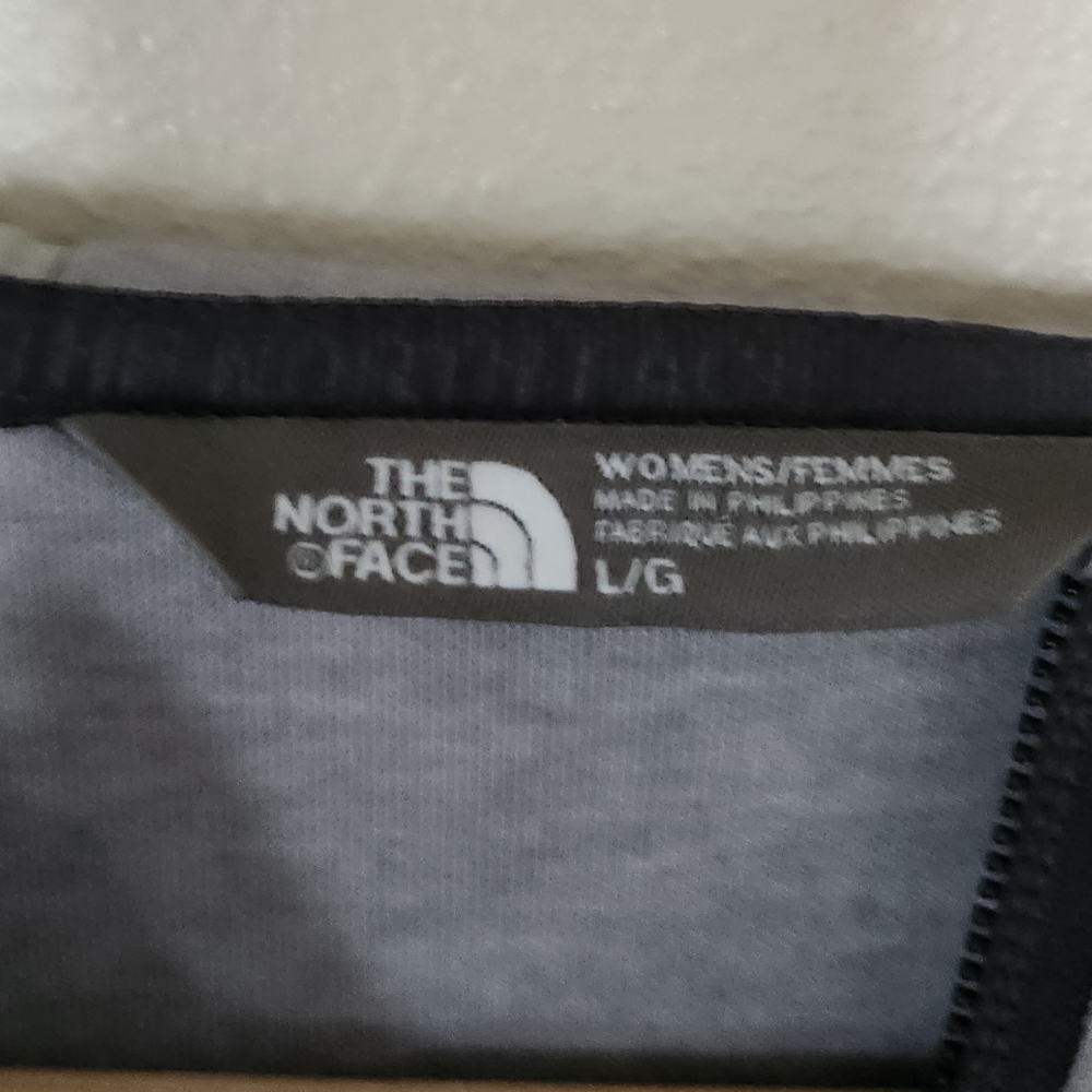 The North Face Hoodie Vest - Picture 3 of 7